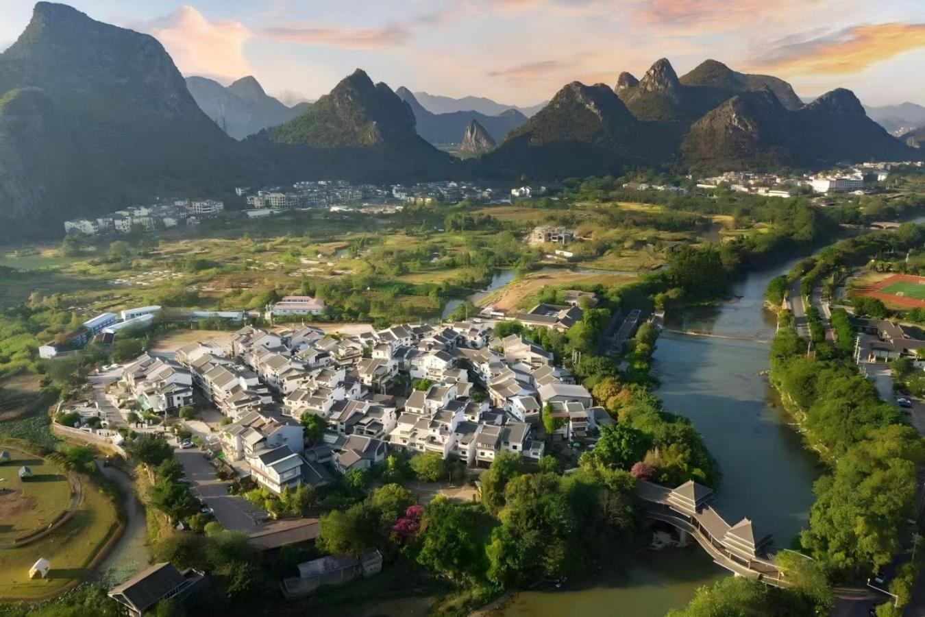 Serene Vale Inn Guilin-Free One Way Pick Up Service To High-Speed Railway Station For 2 Nights Екстер'єр фото